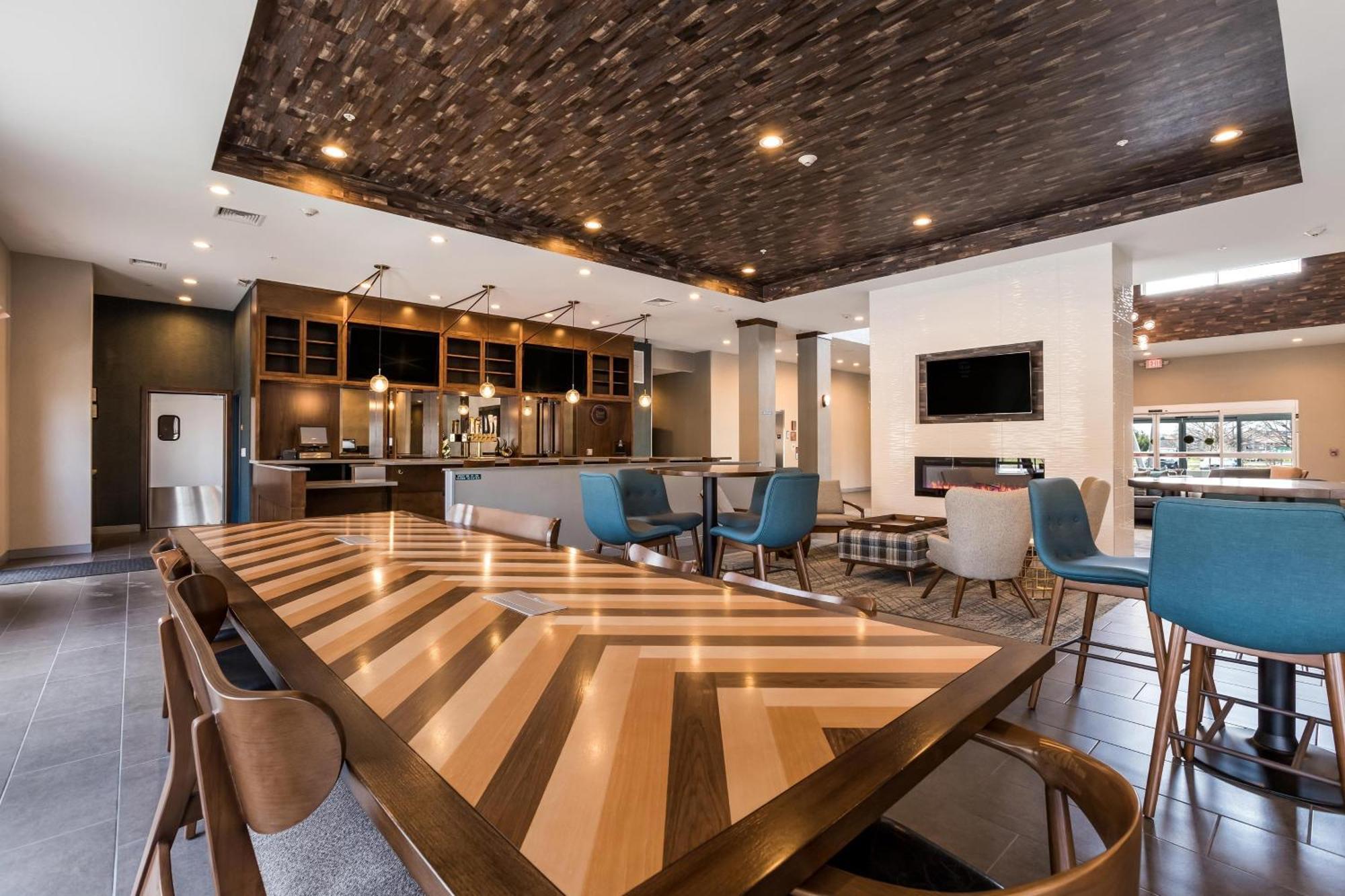 Four Points By Sheraton Елкхарт Екстериор снимка
