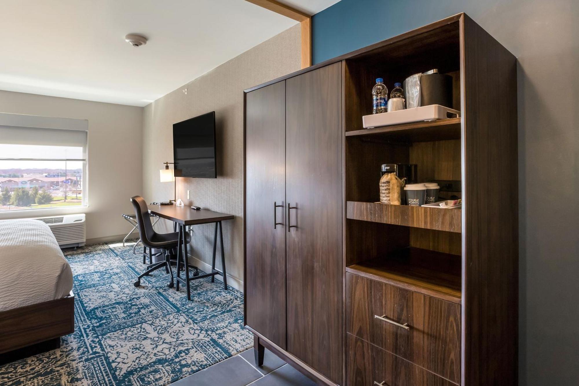 Four Points By Sheraton Елкхарт Екстериор снимка