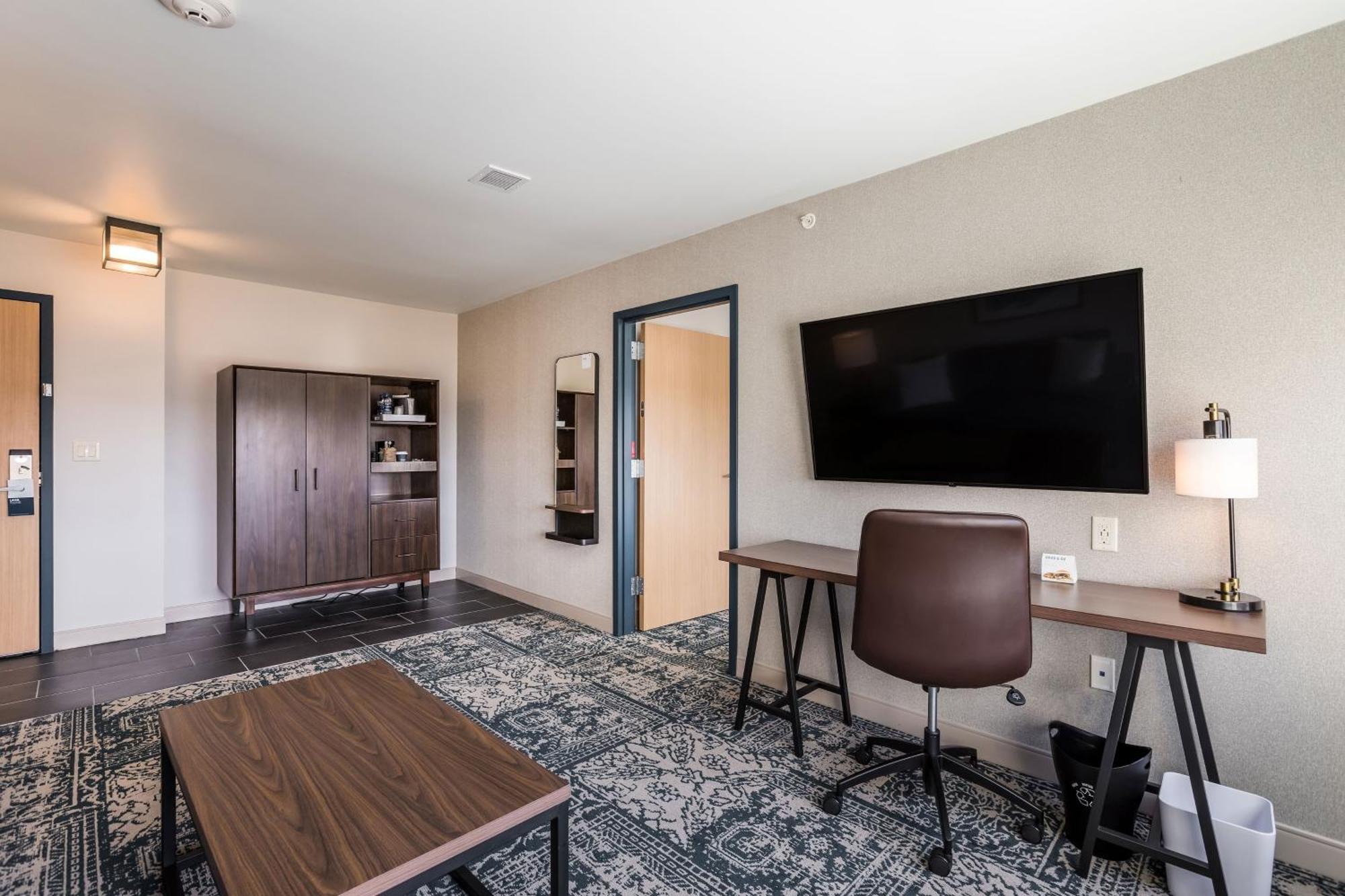 Four Points By Sheraton Елкхарт Екстериор снимка