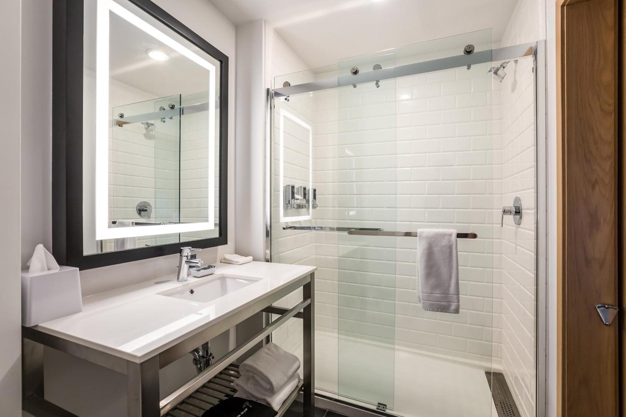 Four Points By Sheraton Елкхарт Екстериор снимка