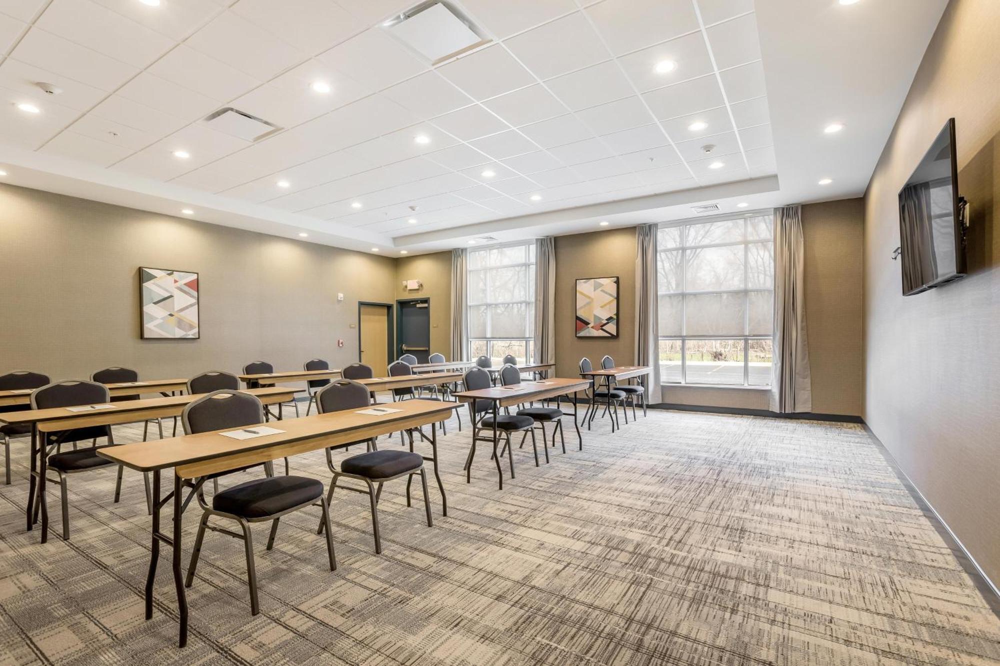 Four Points By Sheraton Елкхарт Екстериор снимка