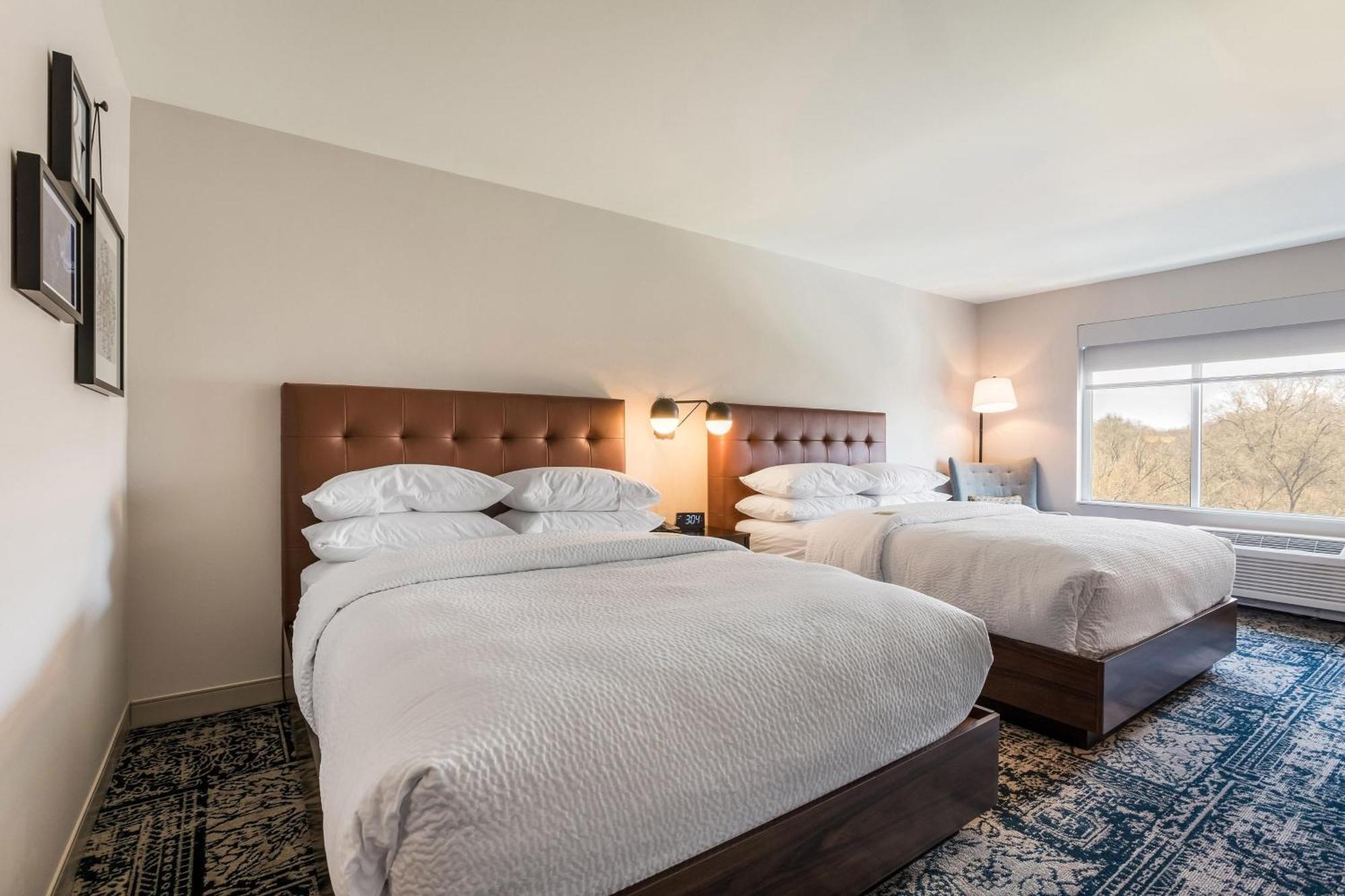 Four Points By Sheraton Елкхарт Екстериор снимка