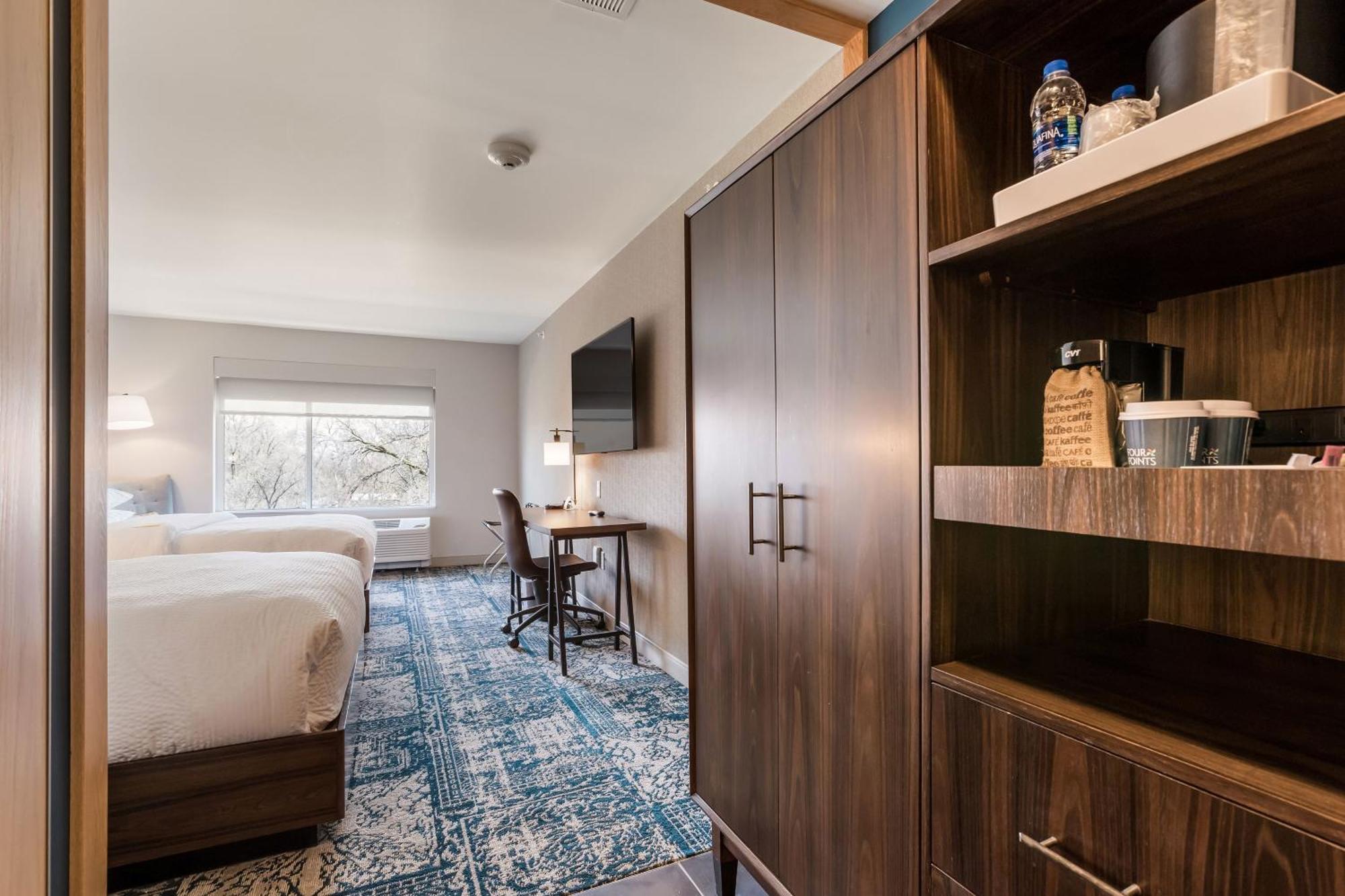 Four Points By Sheraton Елкхарт Екстериор снимка