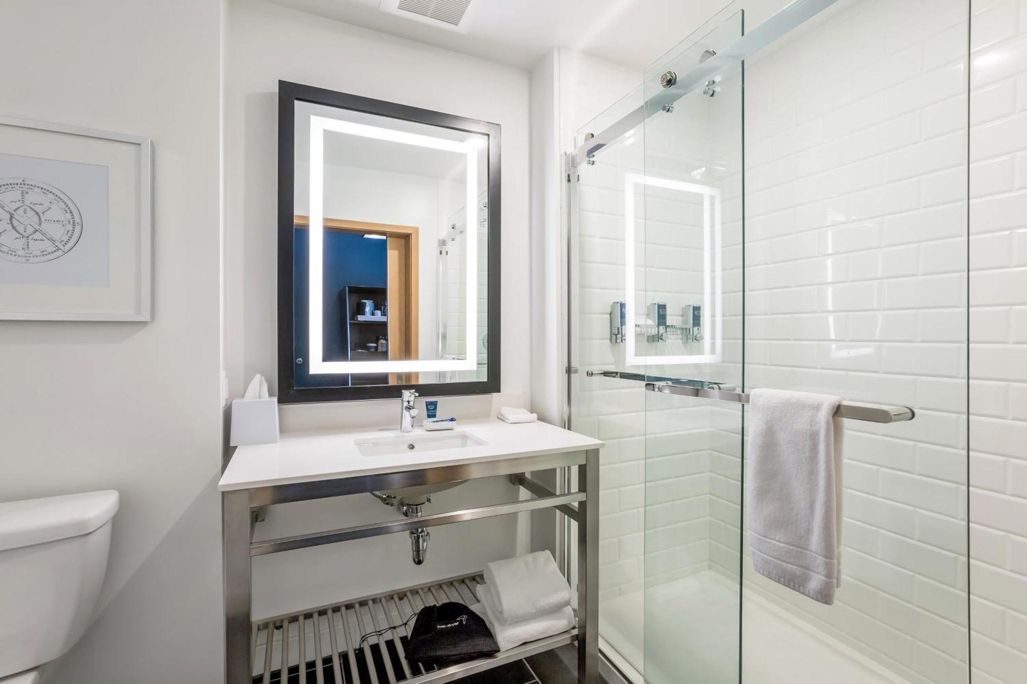 Four Points By Sheraton Елкхарт Екстериор снимка